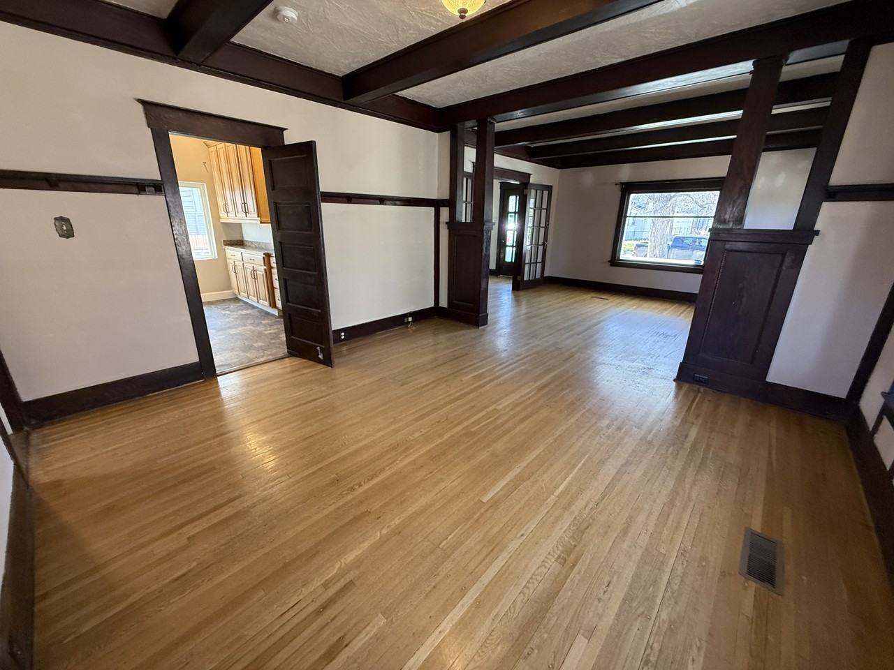 521 6th Ave N #1 - Photo 5 of 26