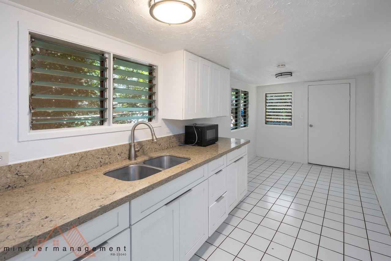 1322 Olino St #C - Photo 2 of 13