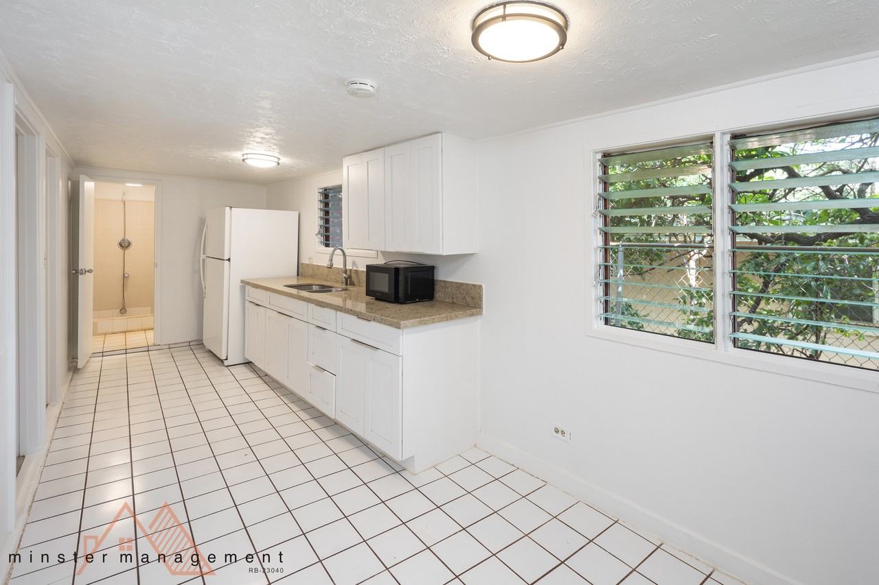 1322 Olino St #C - Photo 5 of 13