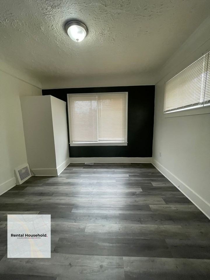 15740 Stout St - Photo 5 of 20