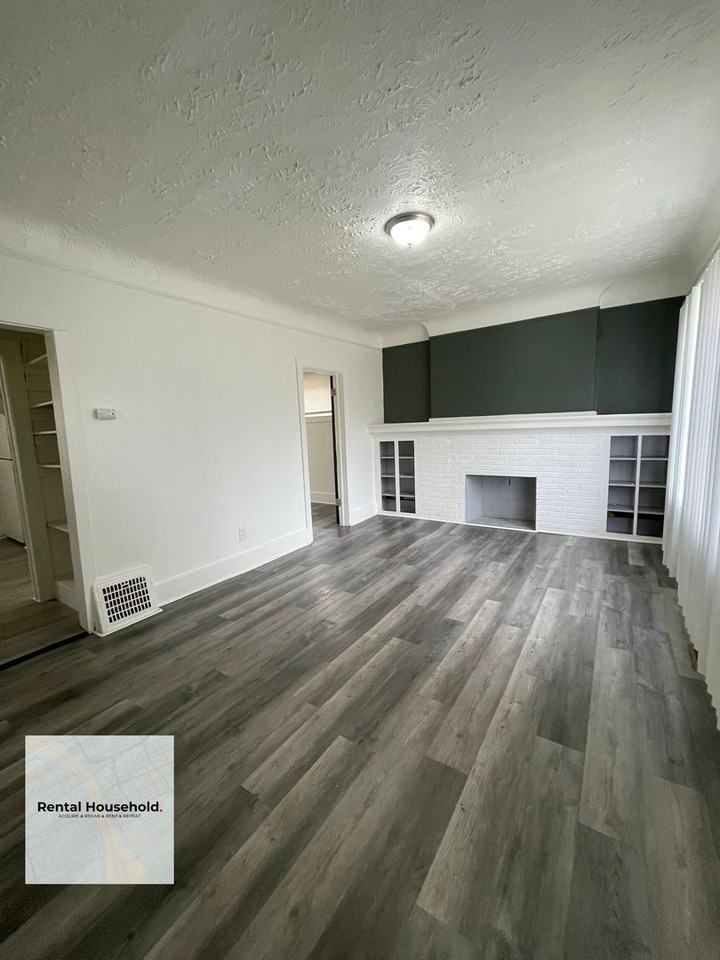 15740 Stout St - Photo 6 of 20