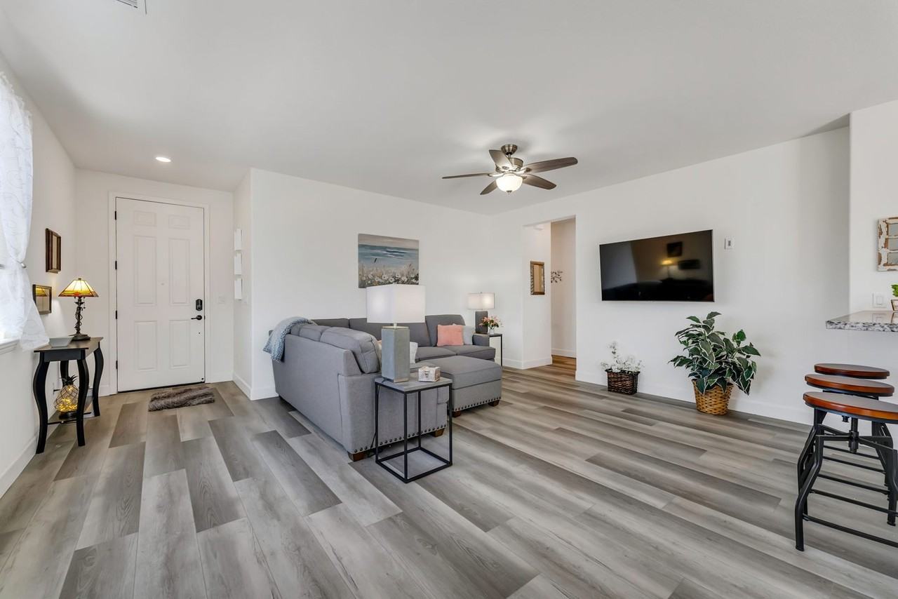 6934 Wild River Way - Photo 4 of 29