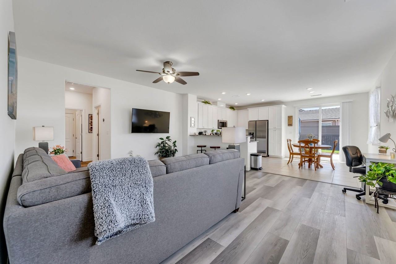 6934 Wild River Way - Photo 5 of 29