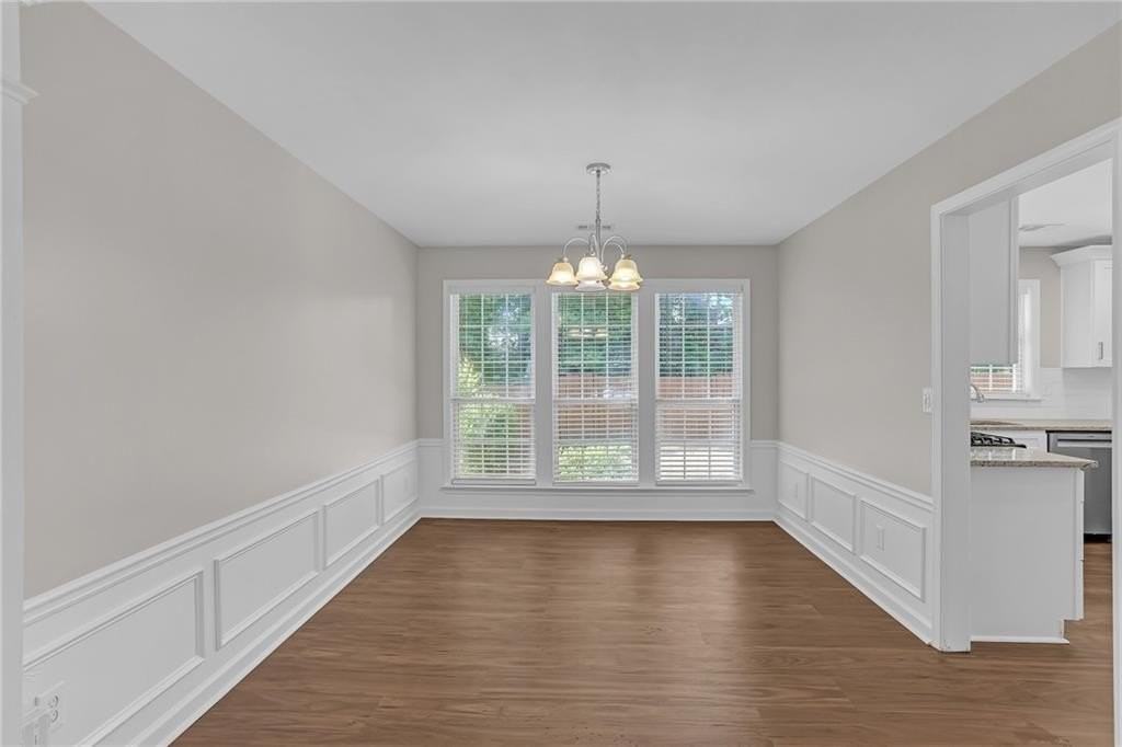 3527 Chastain Glen Ln Ne - Photo 5 of 34