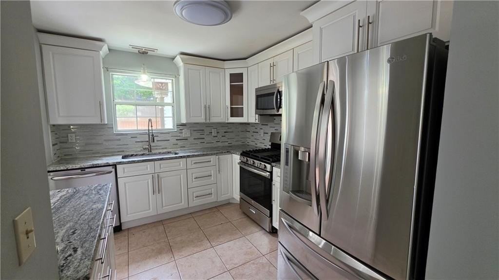 1003 Wedgewood Way - Photo 2 of 20
