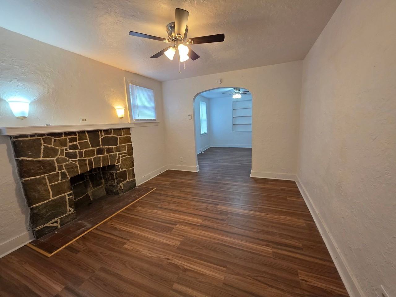 703 Waddell Ave - Photo 3 of 13