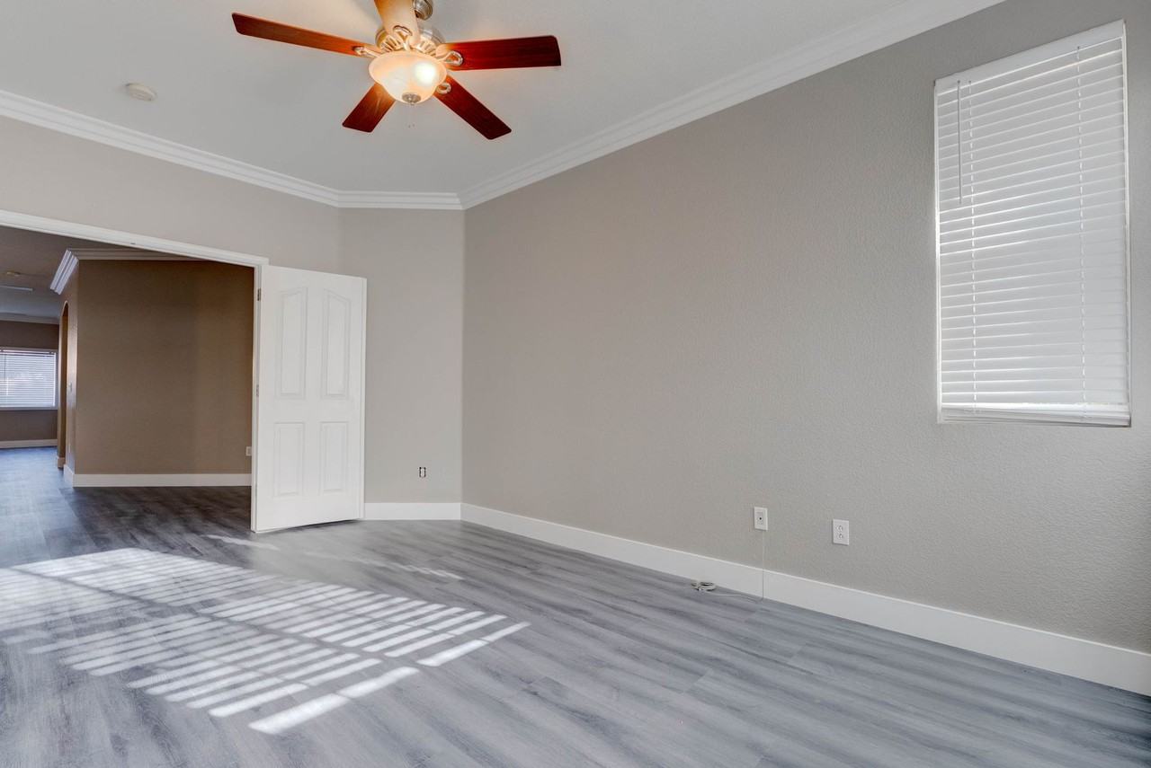 2782 Gallant Hills Dr - Photo 4 of 39