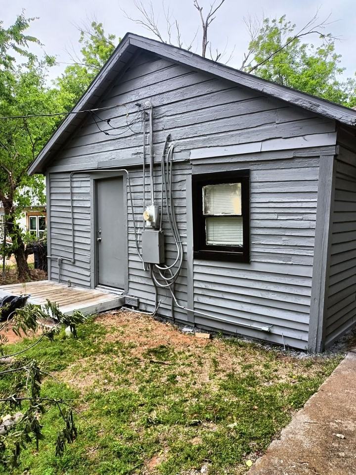 1812 Ne 24th St - Photo 2 of 12