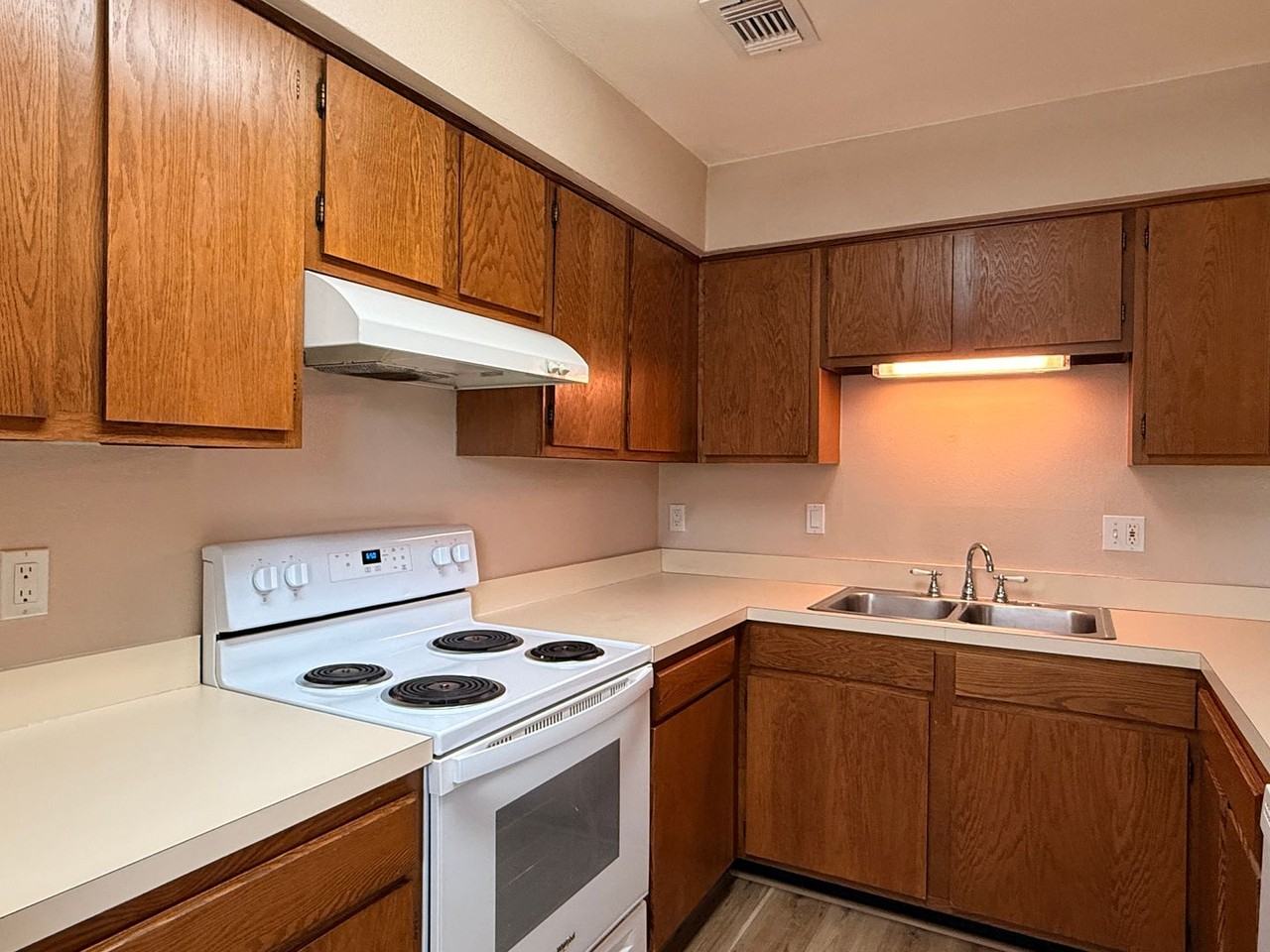 1305 Park Villa Pl - Photo 5 of 23