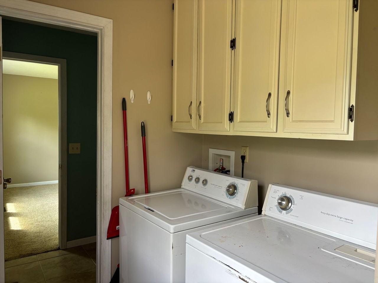1713 Mason Dixon Dr S - Photo 4 of 11