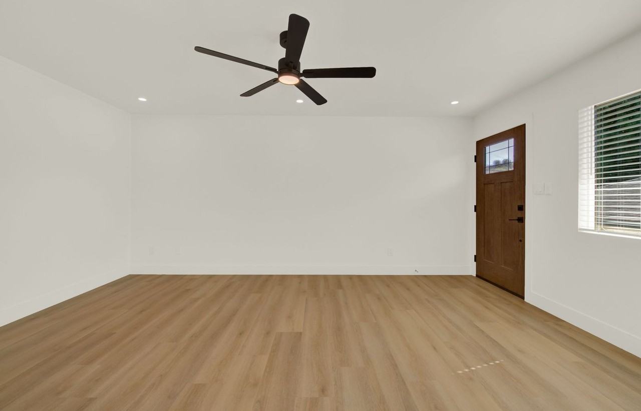 Charming updated Apartment units - Photo 7 of 17