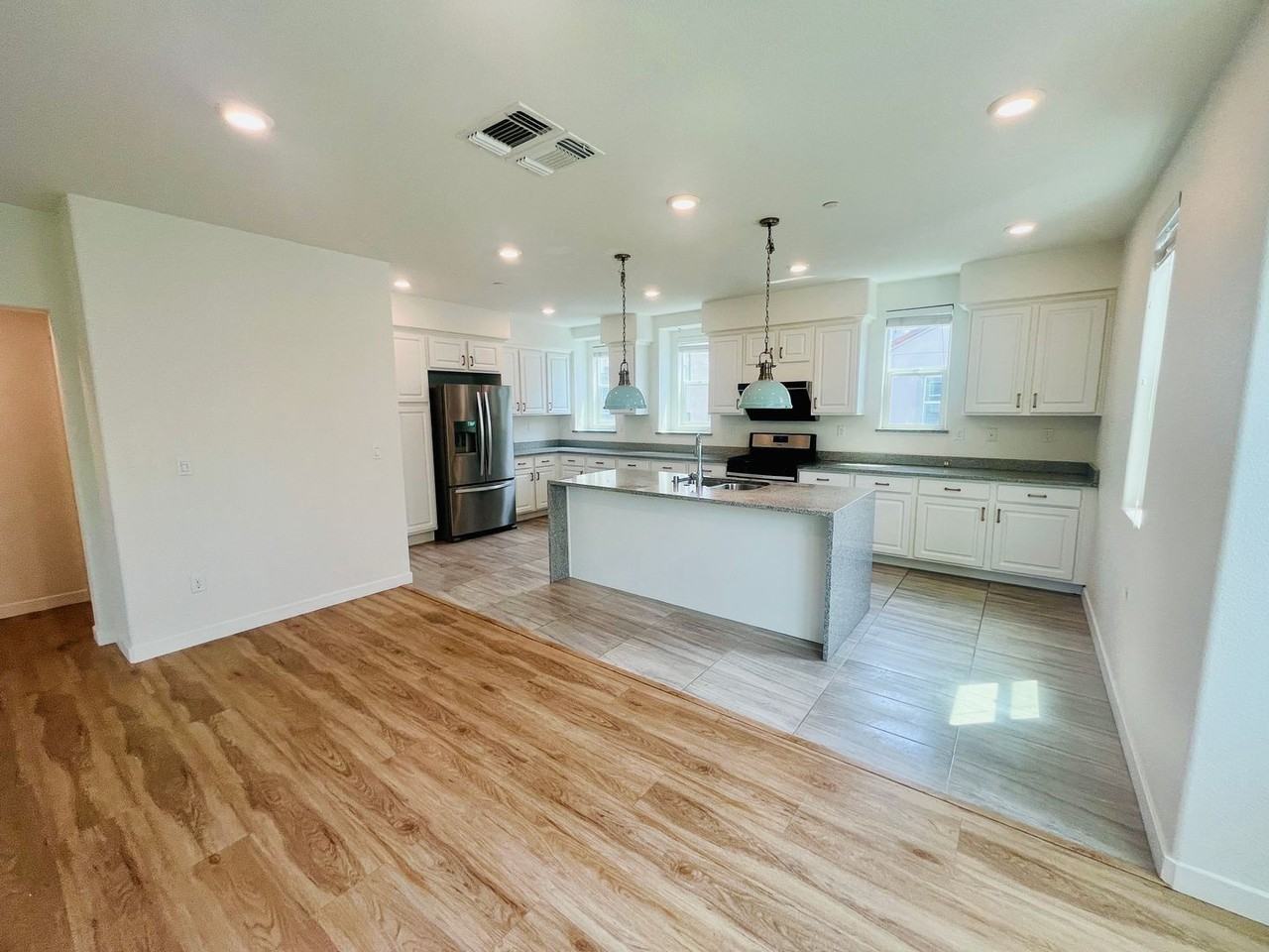792 Garden St - Photo 5 of 22