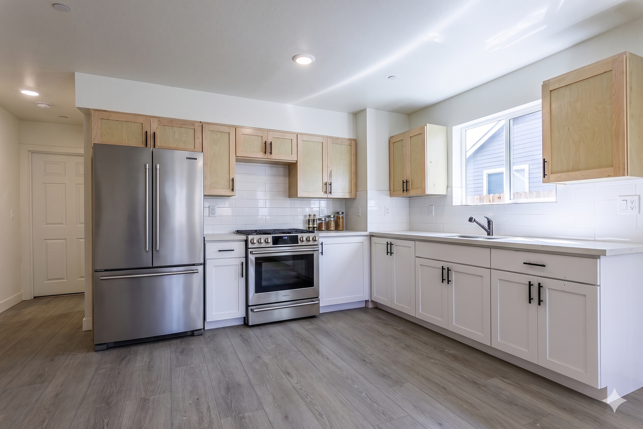 1650 Murchison St - Photo 3 of 18