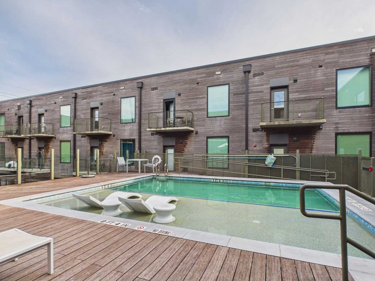 1800 E 4th St #434
