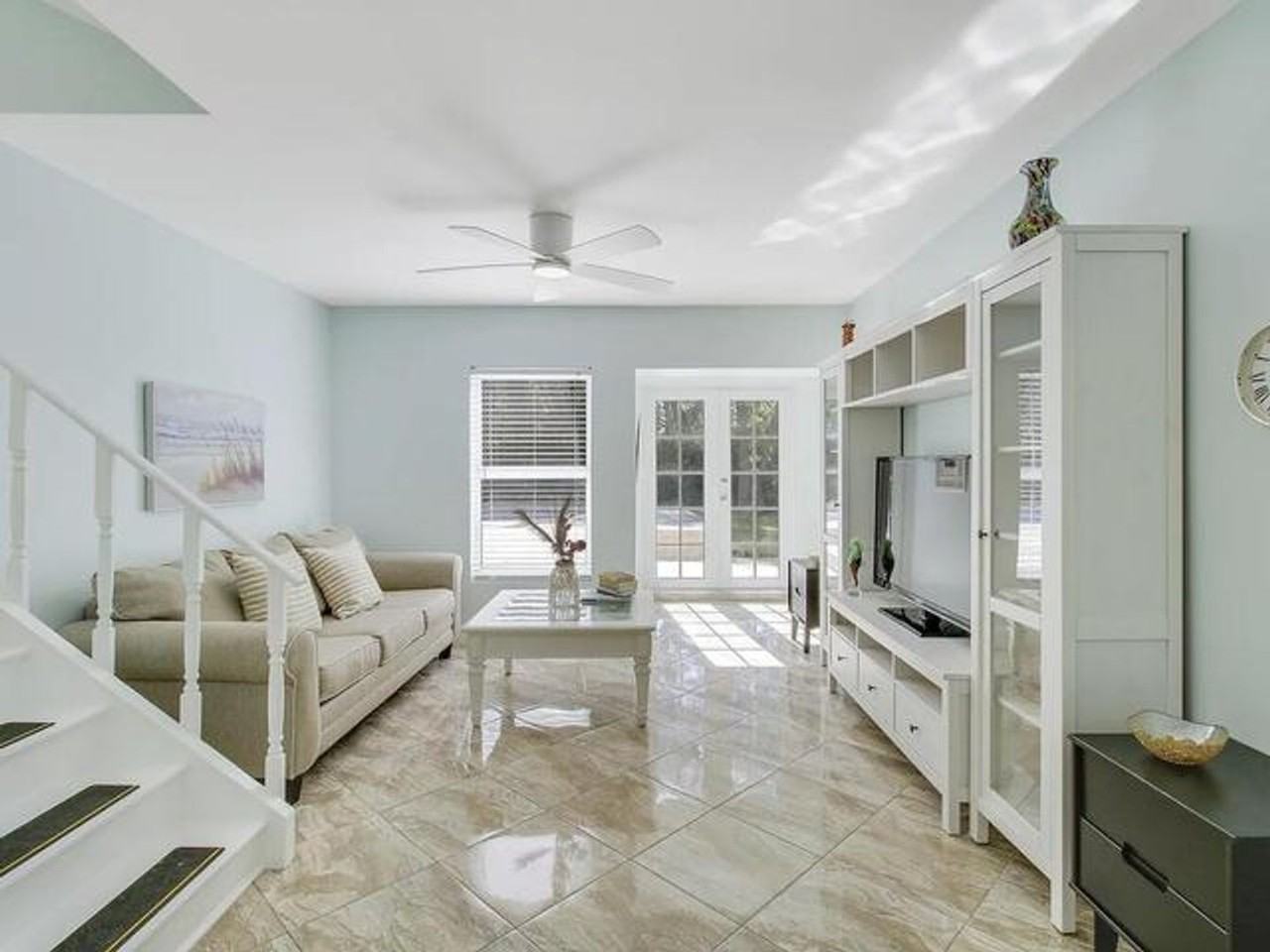 1310 Manor Dr - Photo 5 of 17