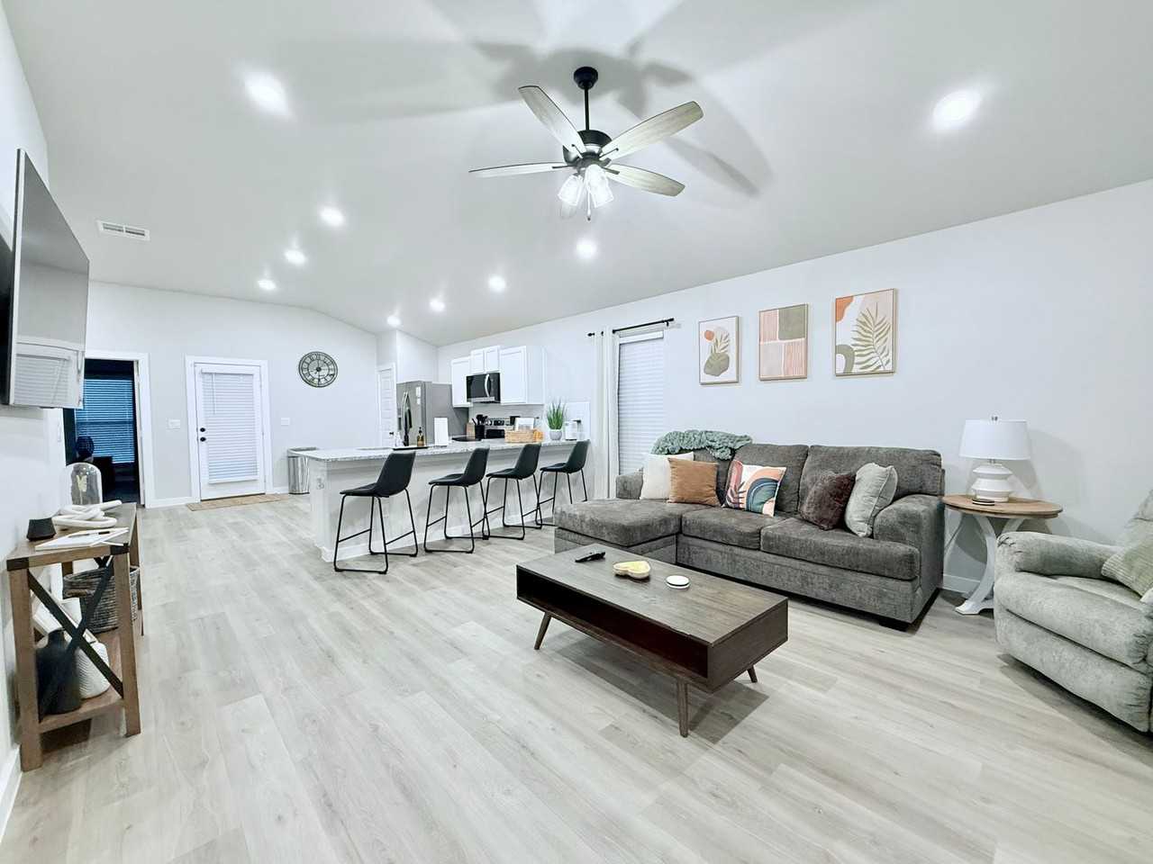 3016 140th St - Photo 2 of 16
