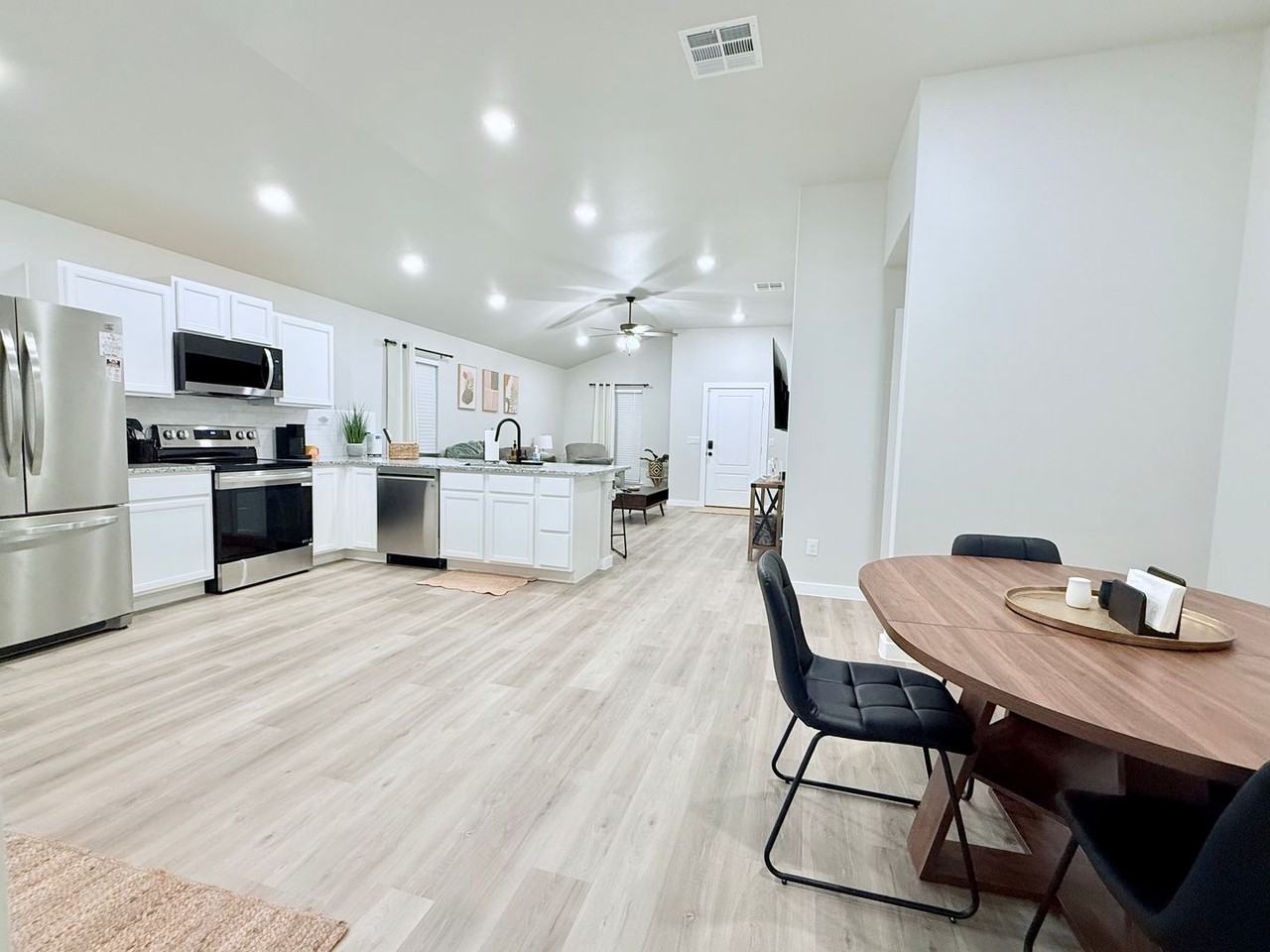 3016 140th St - Photo 4 of 16