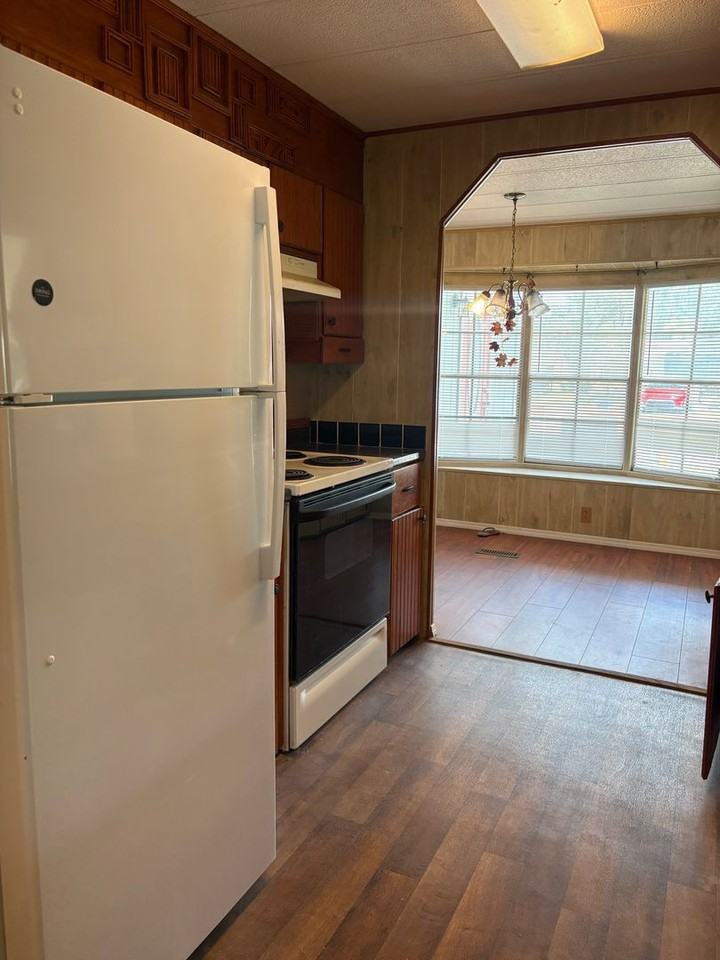 4639 Coral St - Photo 7 of 12