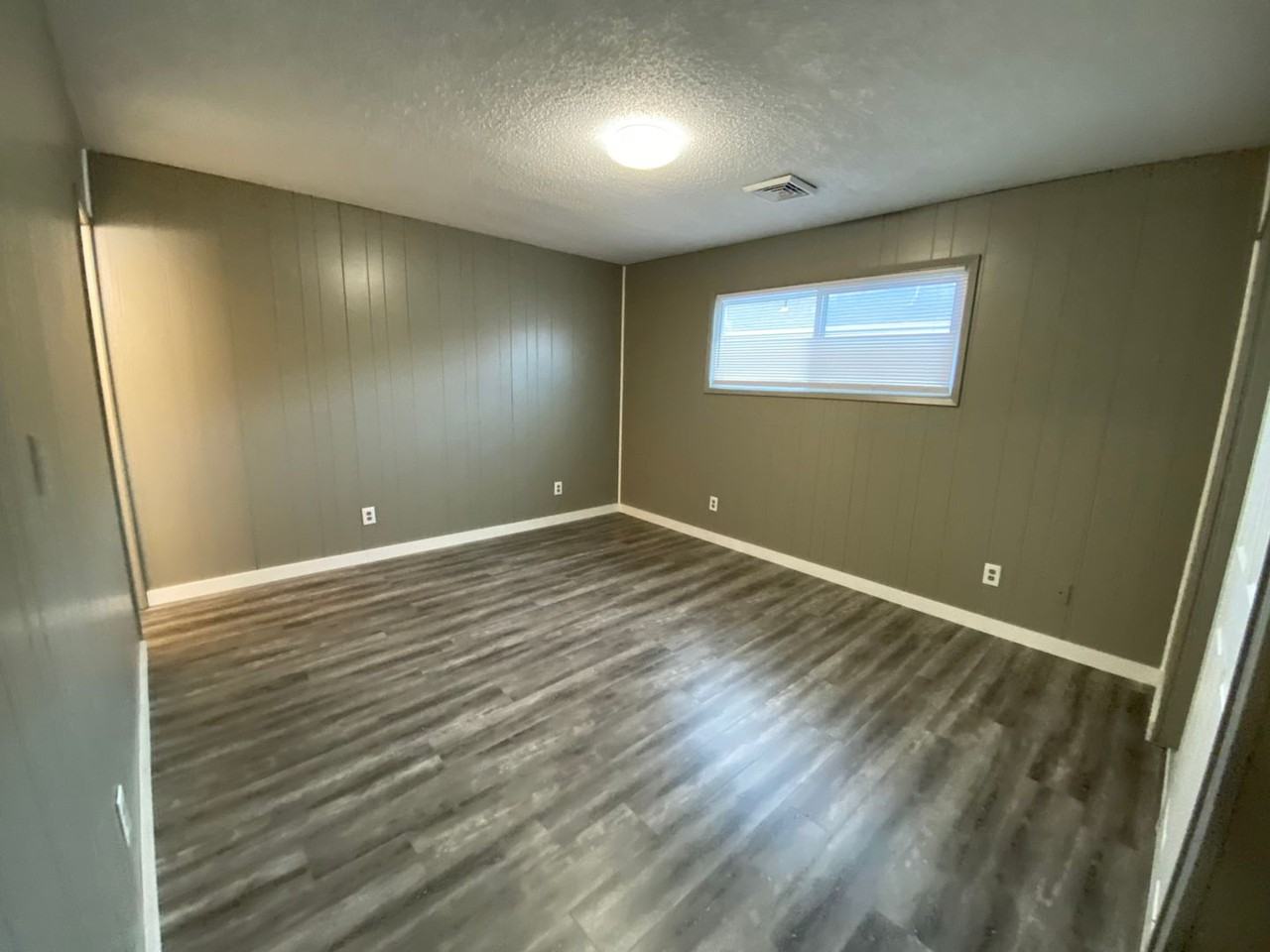 1310 S Main Ave - Photo 3 of 10