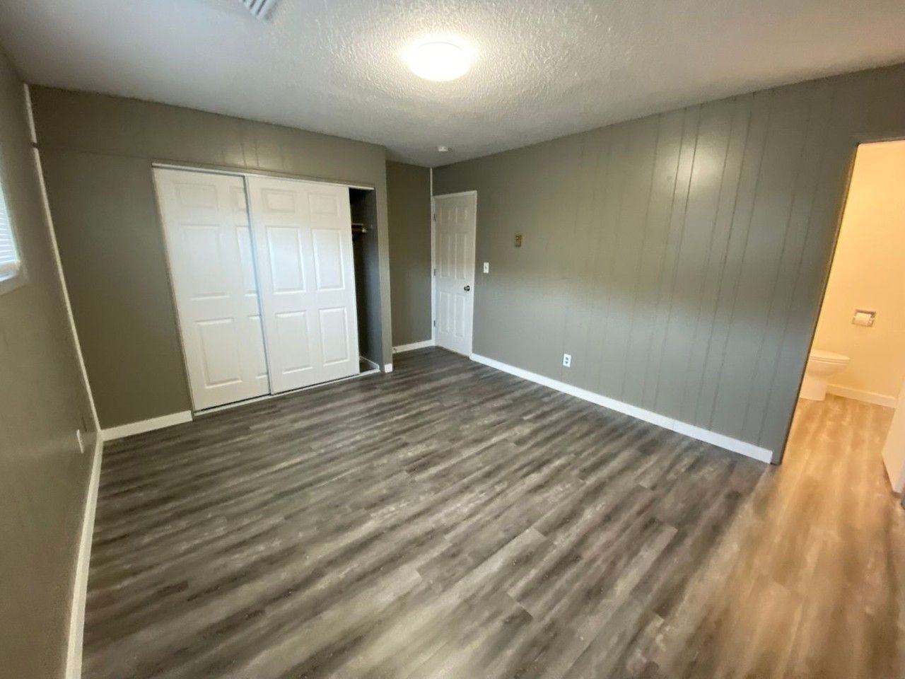 1310 S Main Ave - Photo 4 of 10