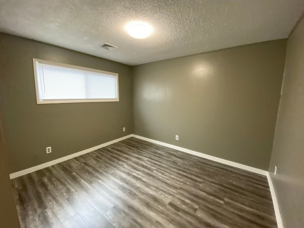 1310 S Main Ave - Photo 6 of 10