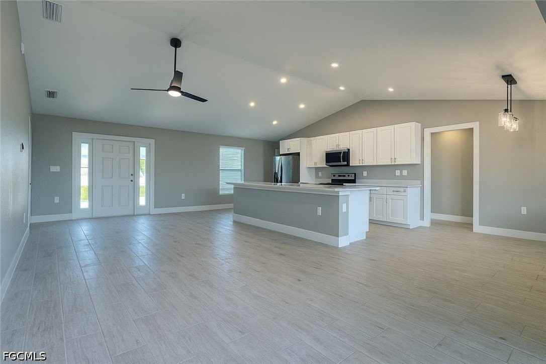 402 Ne 31st Ter - Photo 4 of 25