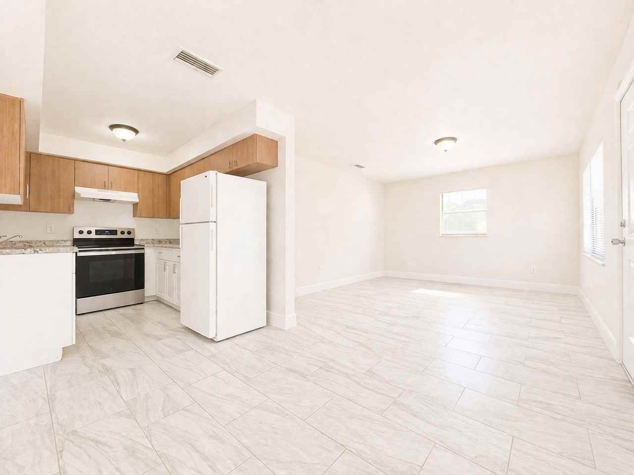 3425 South St - Photo 3 of 12