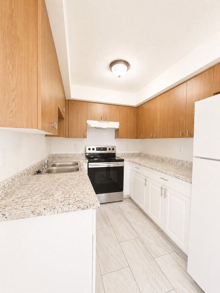 3425 South St - Photo 4 of 12