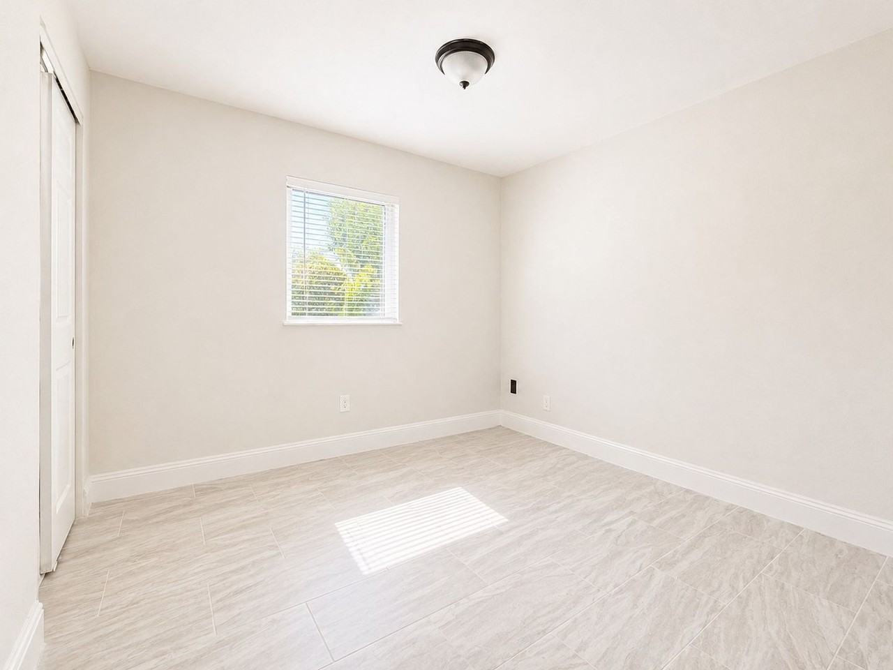 3425 South St - Photo 5 of 12