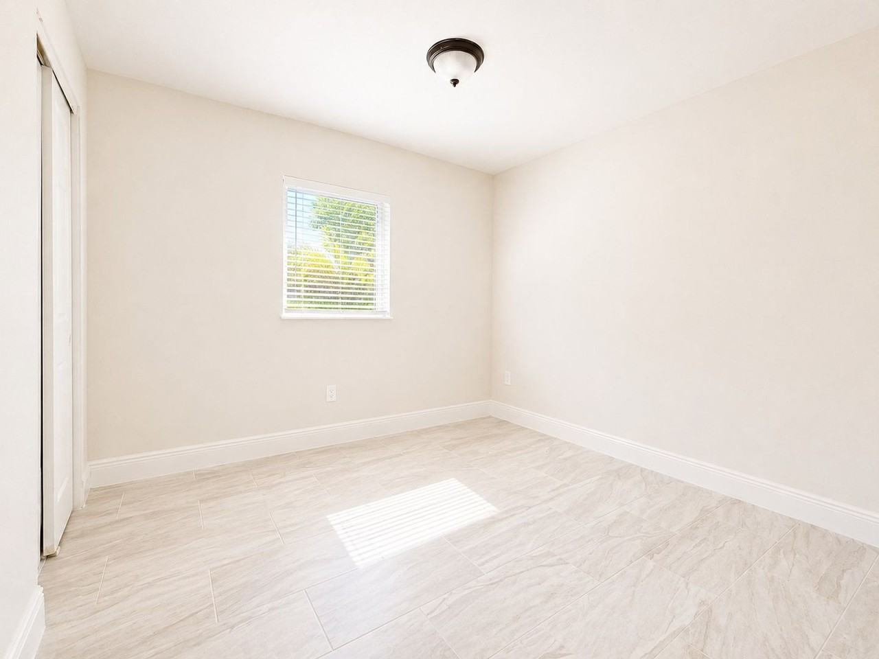 3425 South St - Photo 7 of 12