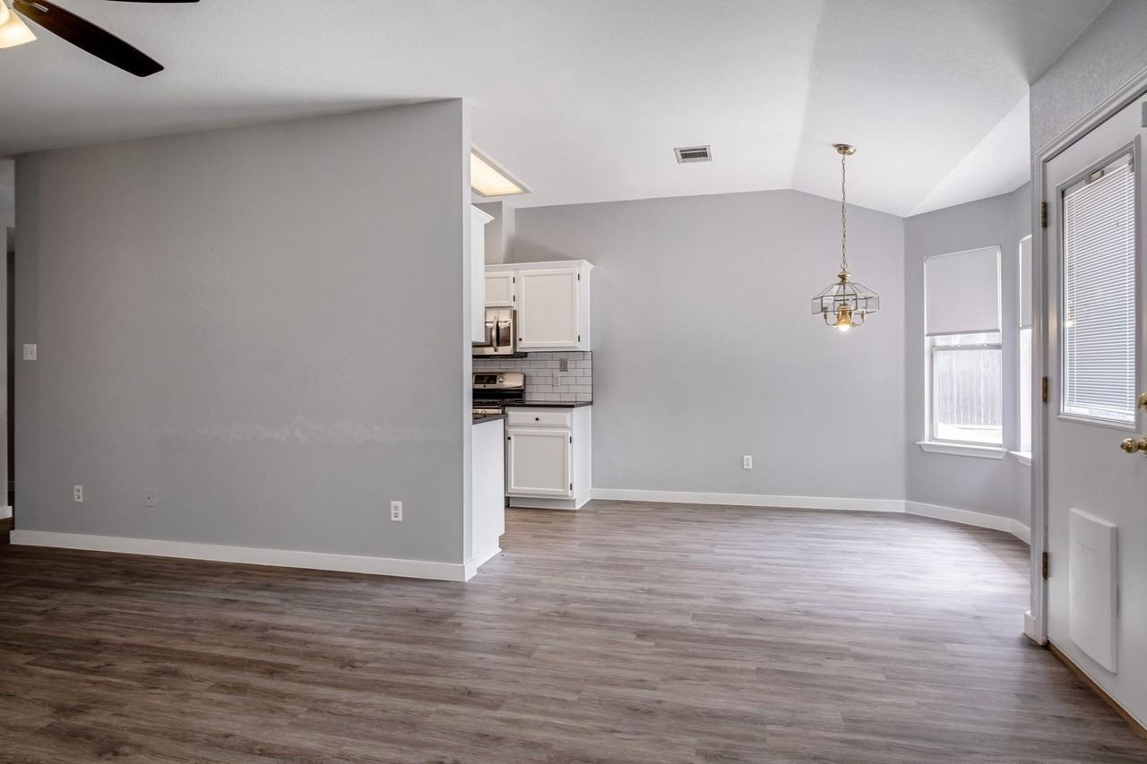 3413 Ruby Red Dr - Photo 2 of 24