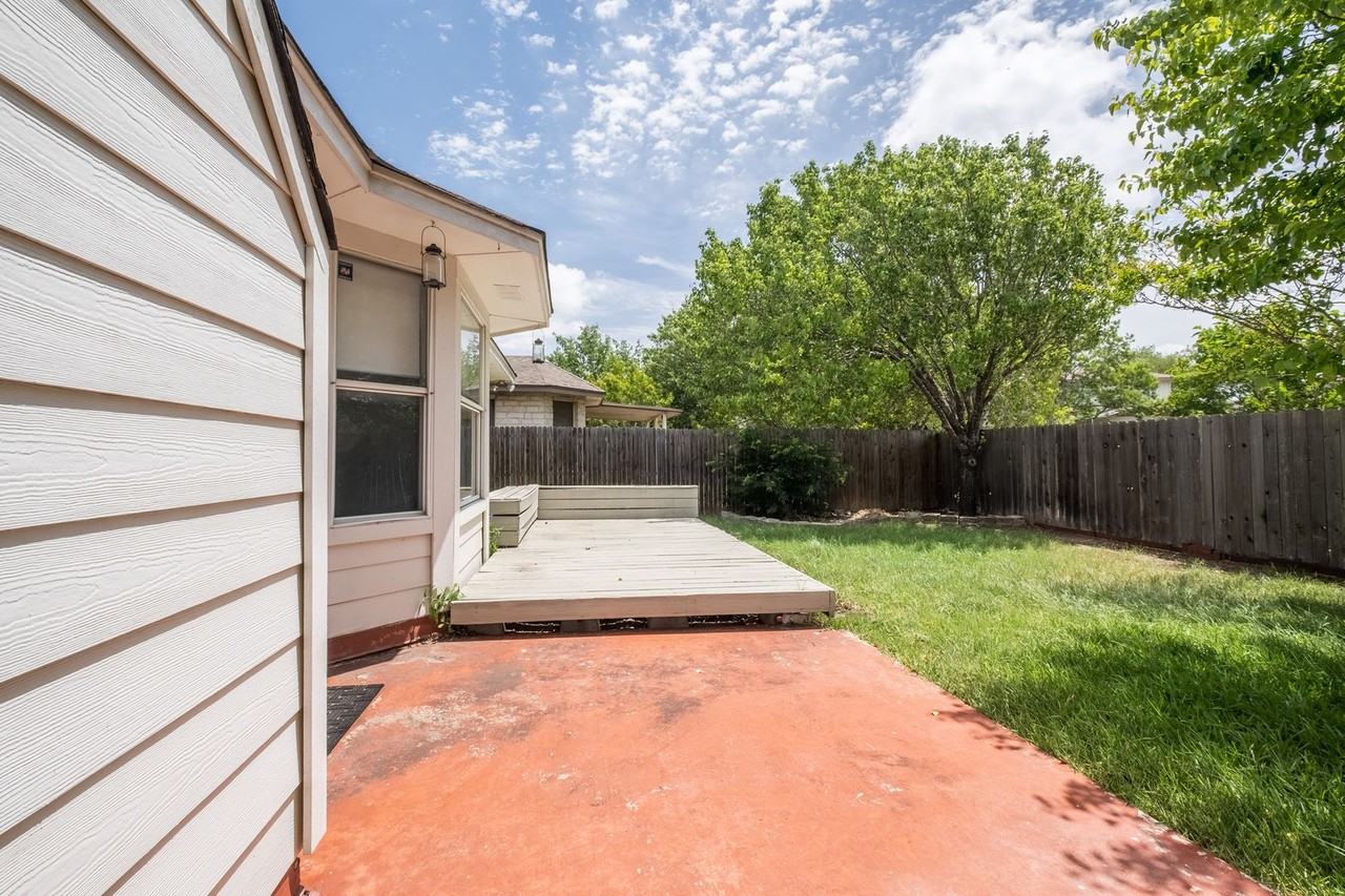 3413 Ruby Red Dr - Photo 4 of 24