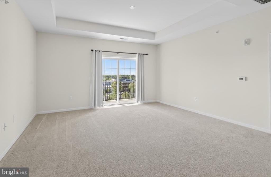1447 Sierra Dr - Photo 6 of 36