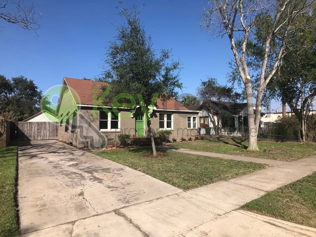 1016 Laurel Ave - Photo 3 of 43