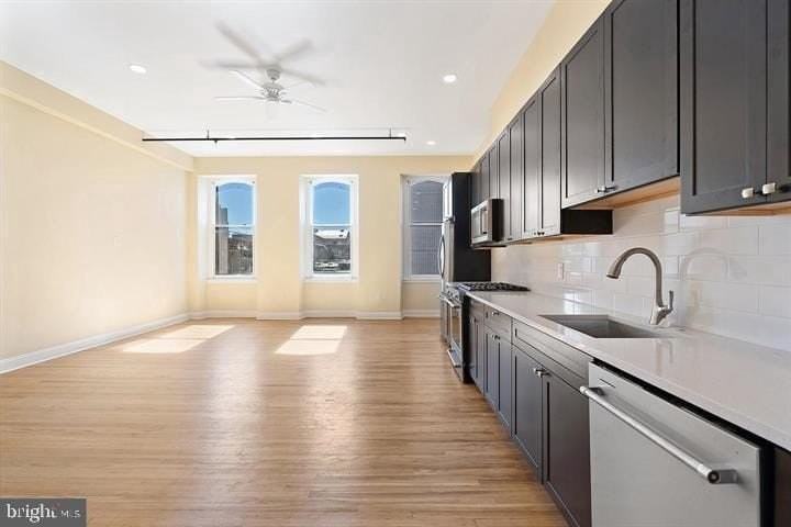 2029 Walnut St #3F - Photo 4 of 20
