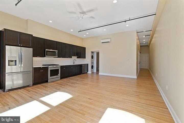 2029 Walnut St #3F - Photo 6 of 20