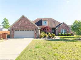 featured image of 3725 Colfax Way