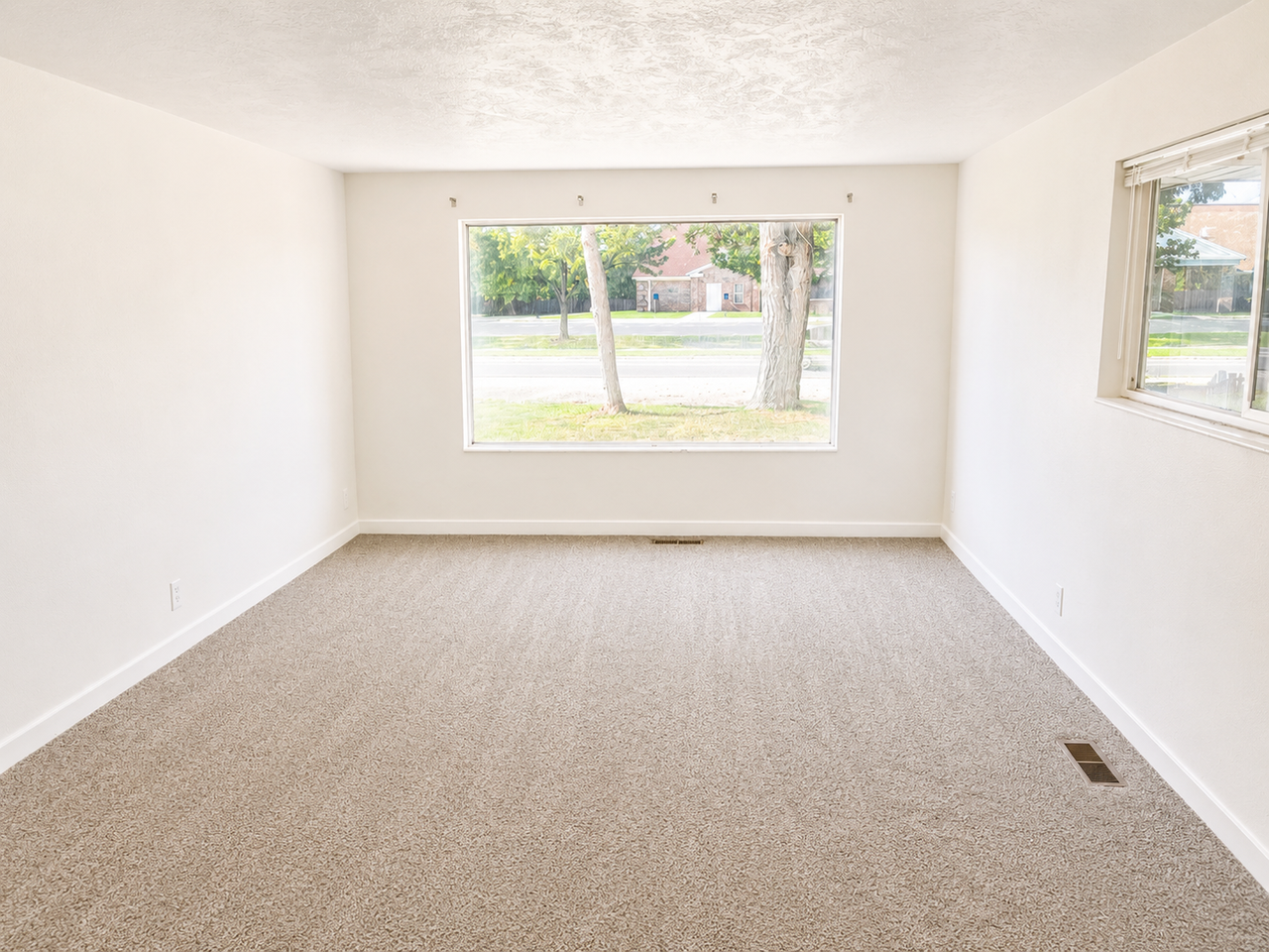 2345 W 1730 N - Photo 6 of 13