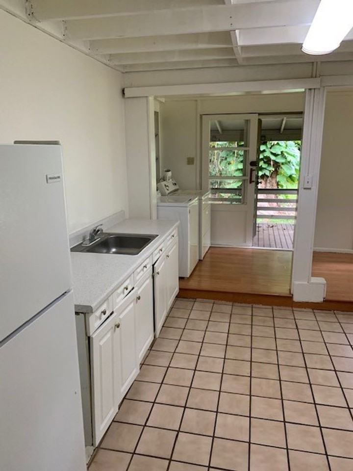 3419 E Manoa Rd - Photo 2 of 14