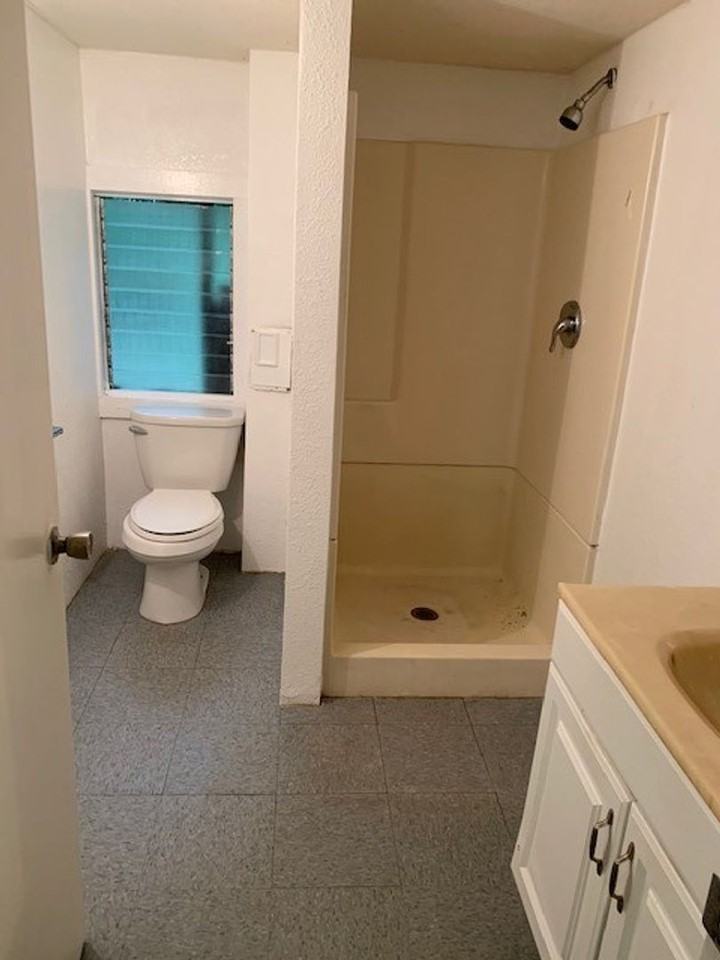 3419 E Manoa Rd - Photo 3 of 14