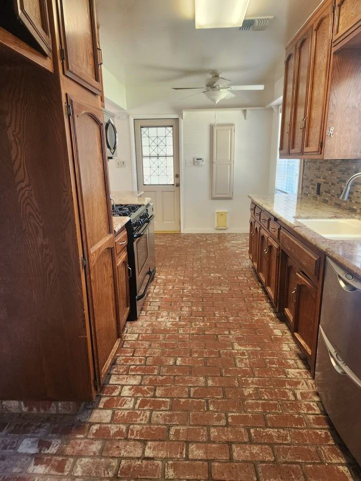 1309 Telegraph Ave - Photo 7 of 29