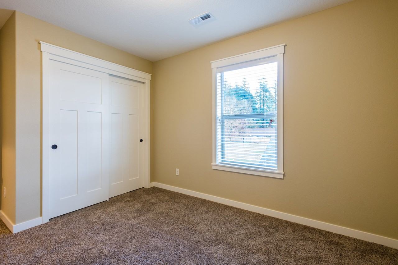 188 Ne American Dr - Photo 6 of 10