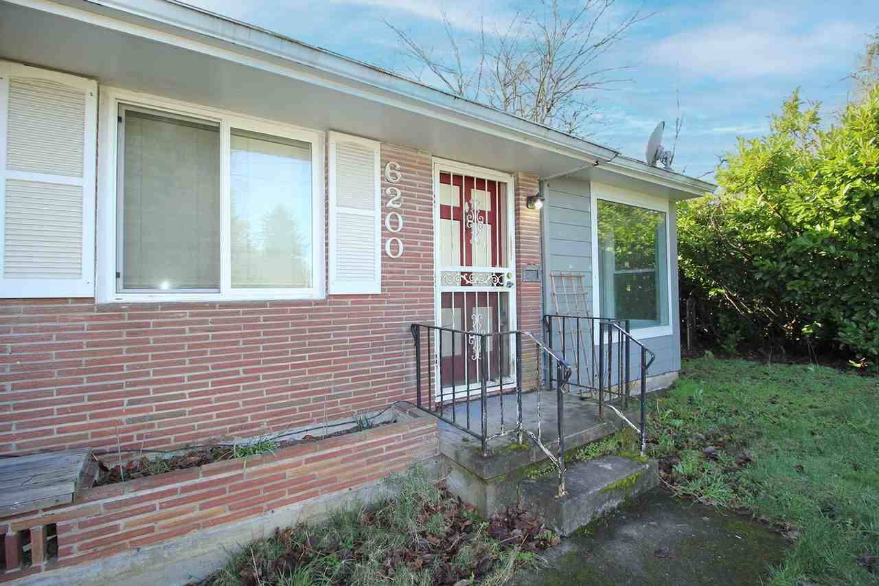 6200 Ne Shaver St - Photo 3 of 23