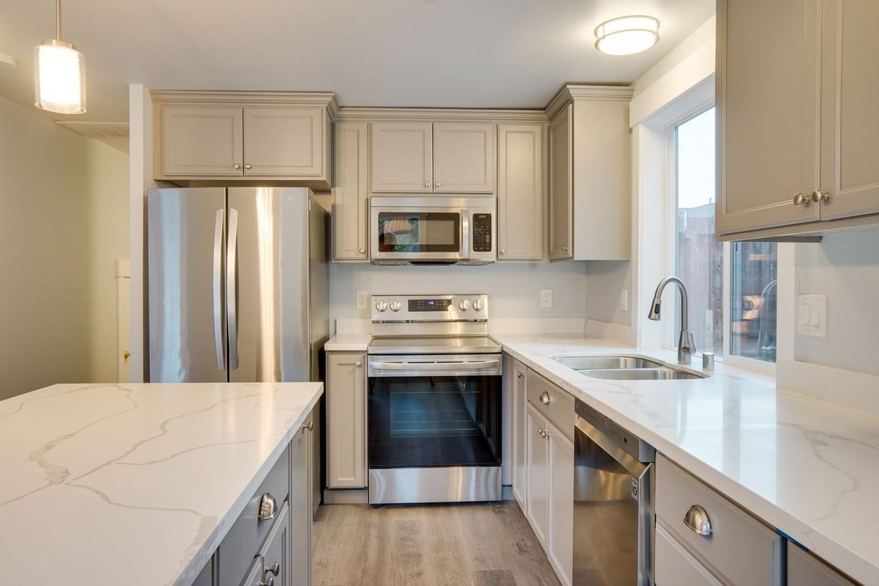 2151 S 278th St - Photo 3 of 22