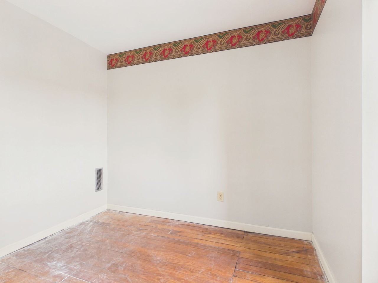 1834 Green St - Photo 7 of 7