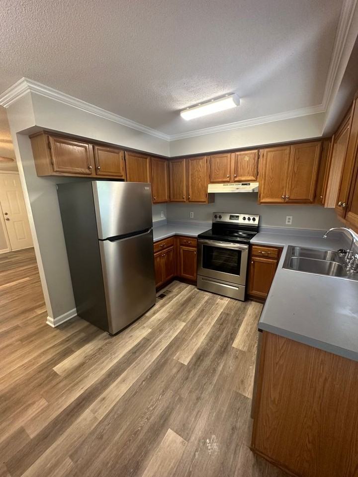 1130 Sloan St - Photo 7 of 26