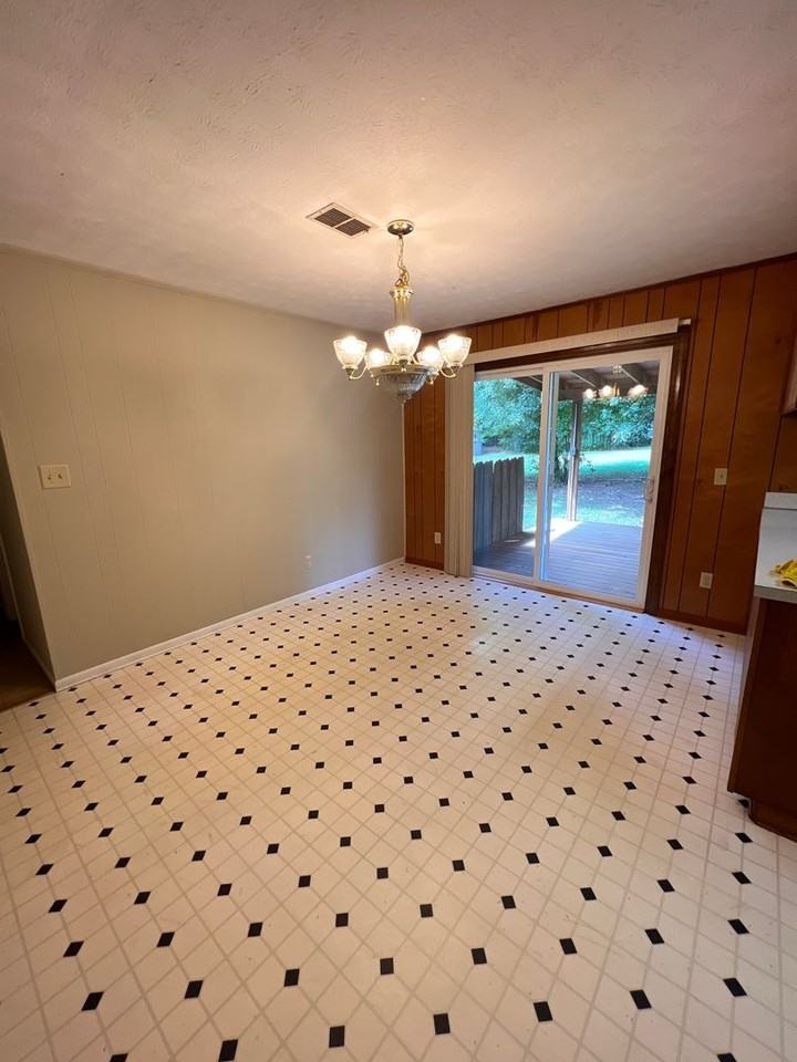 704 Lake Condy Rd - Photo 3 of 12