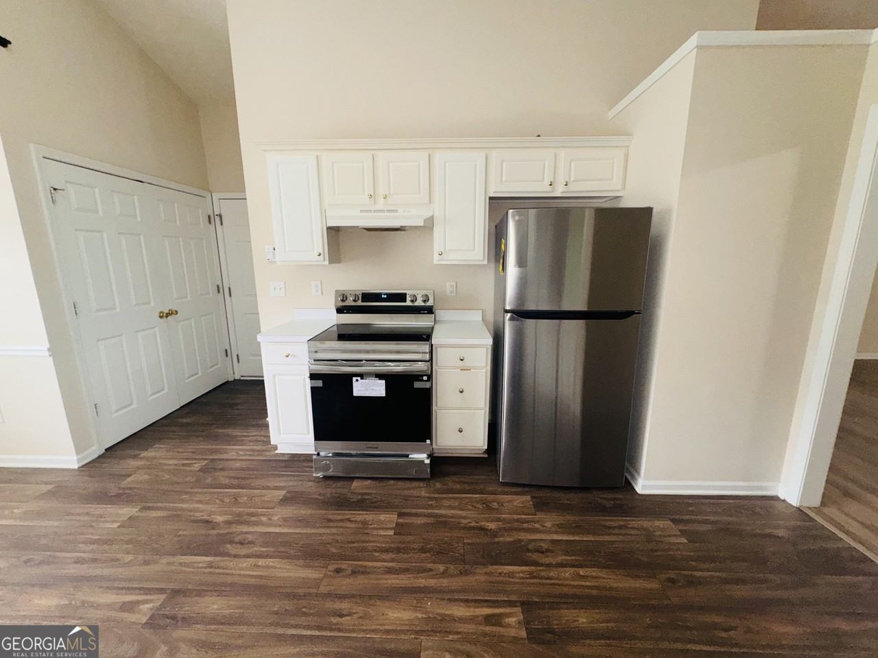 3305 Chandon Ln - Photo 5 of 14
