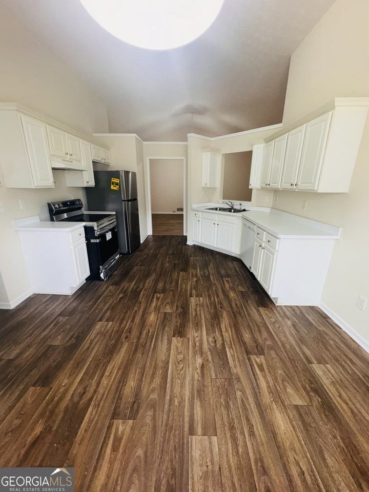 3305 Chandon Ln - Photo 6 of 14