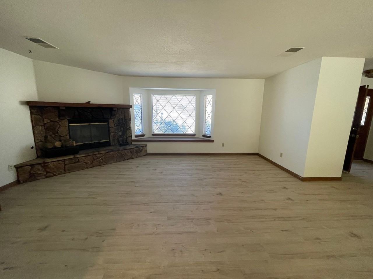 17343 Buckthorn Ave - Photo 3 of 47